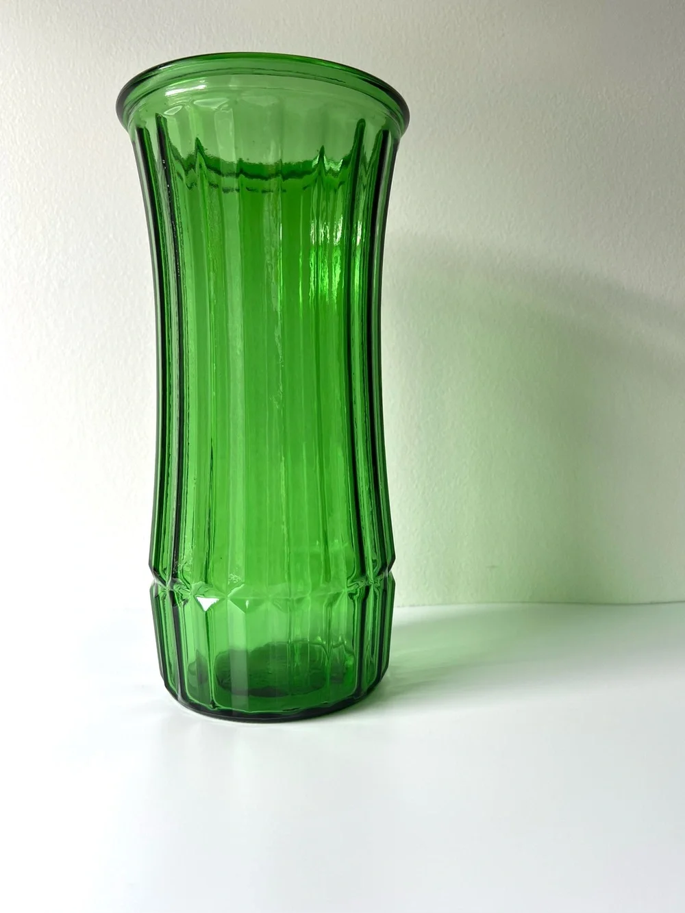 Vintage Hoosier Glass 4089-C Emerald Green Ribbed Vase 9.75